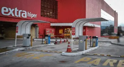 Cancela VJS instalada no Extra